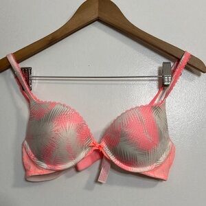 Victoria’s Secret Body By Victoria pushup 34B